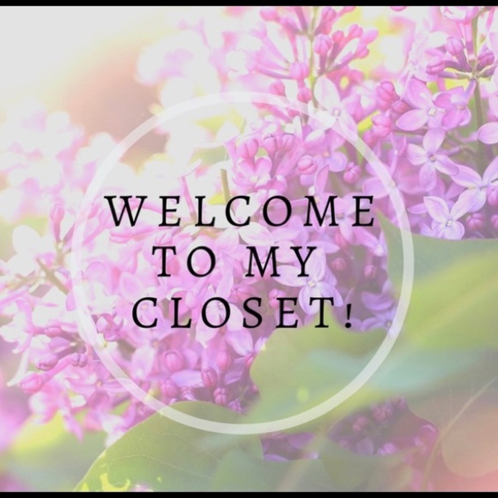 Welcome to my closet.💖  Make yourself at home.